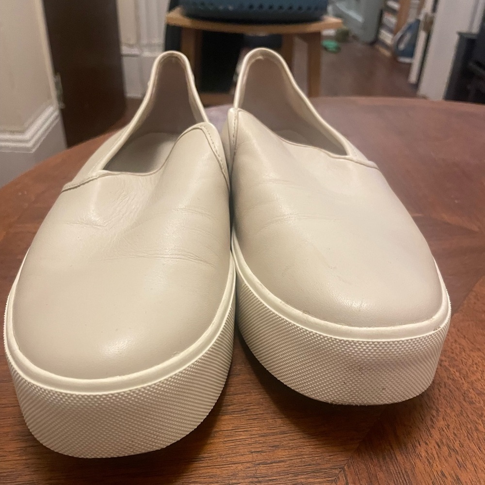VINCE Women’s Brenden/b Sneaker in Off White Leather, Size 8.5M